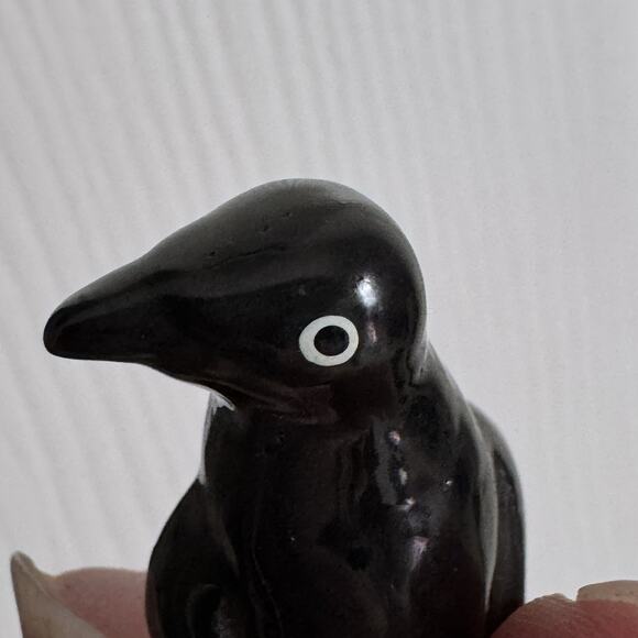 Vintage Bug House Ceramic Miniature Penguin Figurine - Picture 6 of 8
